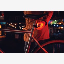 Baglygte Axa Dwn Rear 1 Lux USB-C genopladelig