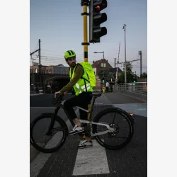 Wowow rygs�k reflekscover Urban Hero gul 30-35L