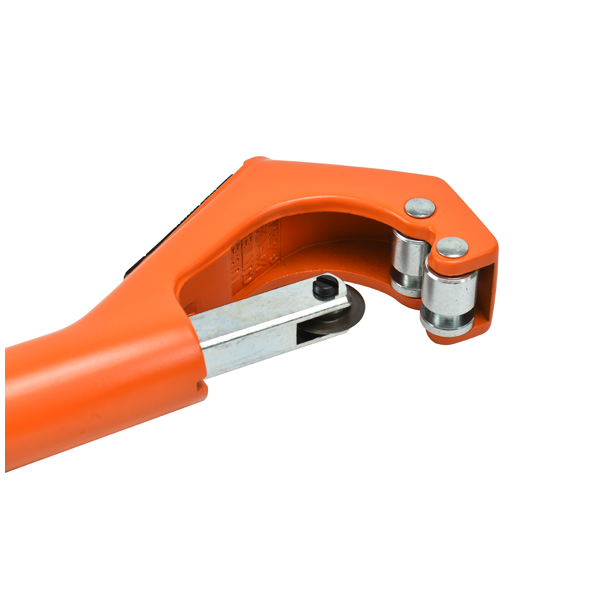 H.S.S. Blade Tube Cutter  IceToolz 16A5 (max.42mm)