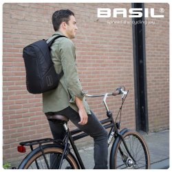 Cykelrygsk Basil Flex 17 liter 33 x 17 x 52 cm - sort