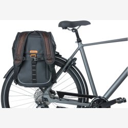 Basil Miles Tarpaulin cykelrygsk Nordlicht 17 liter 31 x 17 x 44 cm - sort/orange