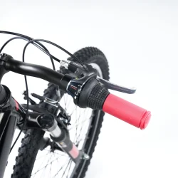 S'COOL Xroc Pro 24-K7 24" junior MTB cykel i aluminium med 7 gear - sort